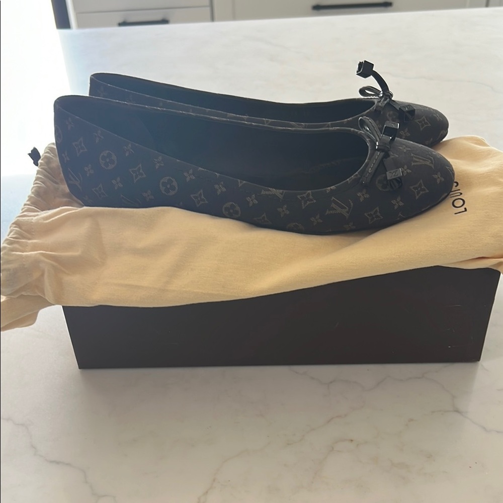Louis Vuitton Black Women's Ballet Flats